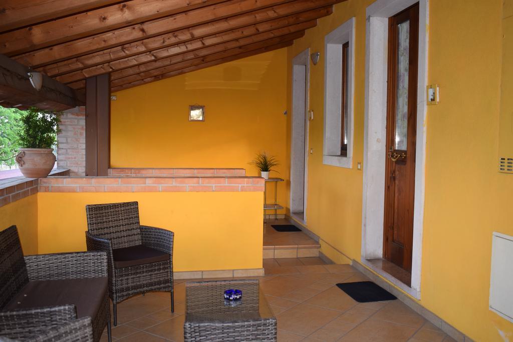 Agriturismo Fior Di Pesco Hotel Sommacampagna Exterior photo