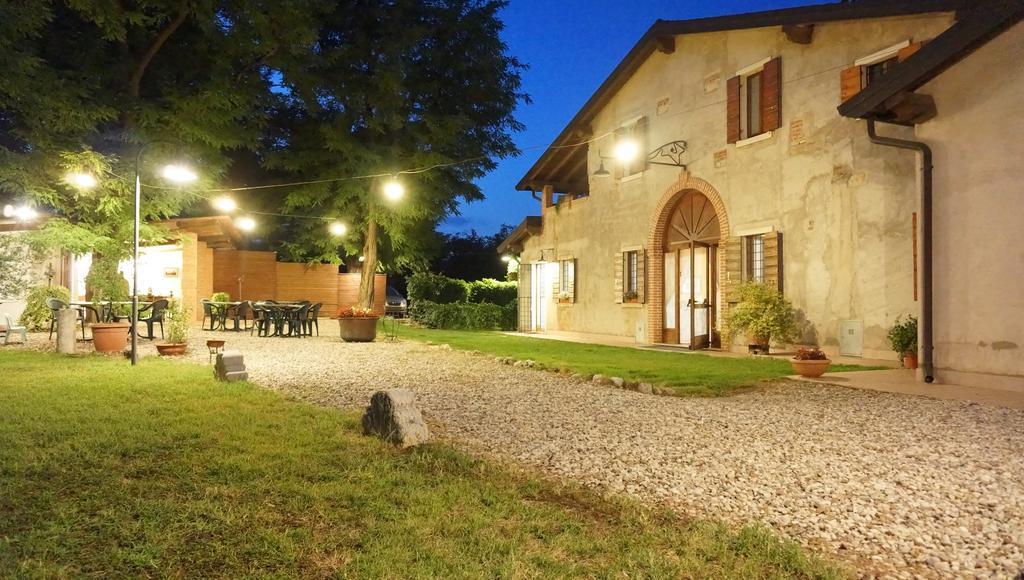 Agriturismo Fior Di Pesco Hotel Sommacampagna Exterior photo