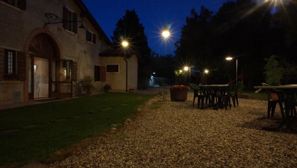 Agriturismo Fior Di Pesco Hotel Sommacampagna Exterior photo